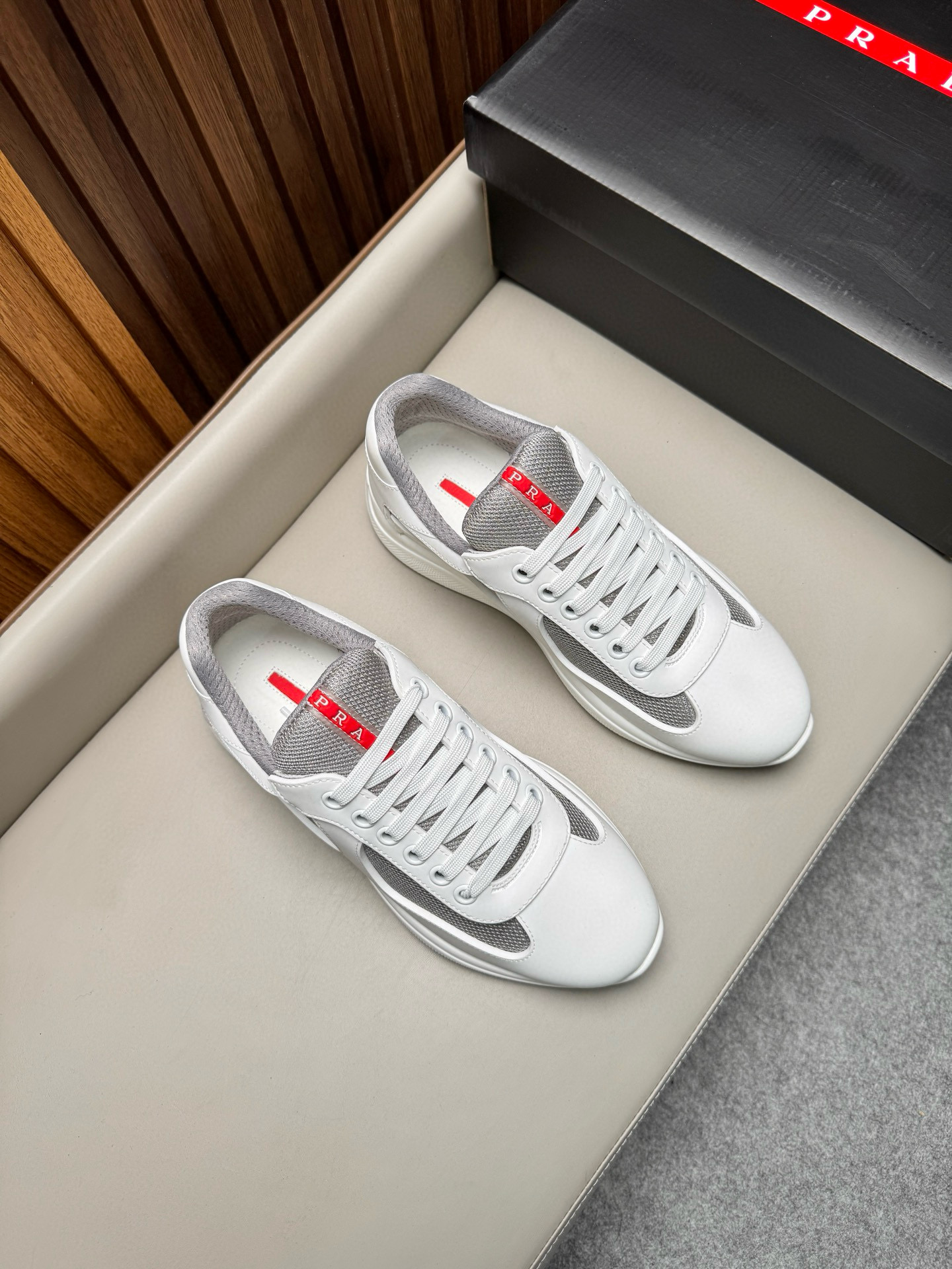 프라다 Prada 스니커즈
