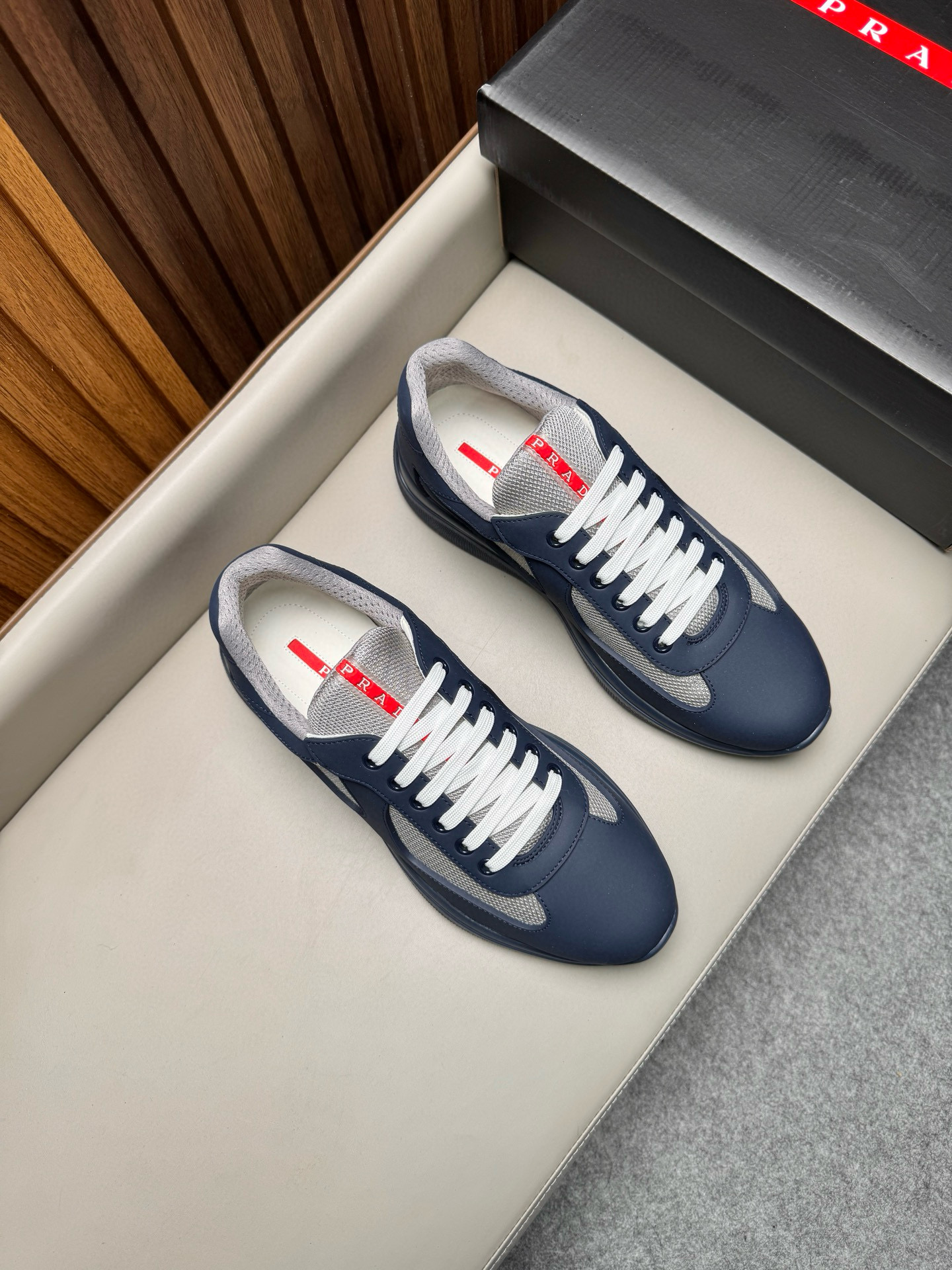 프라다 Prada 스니커즈