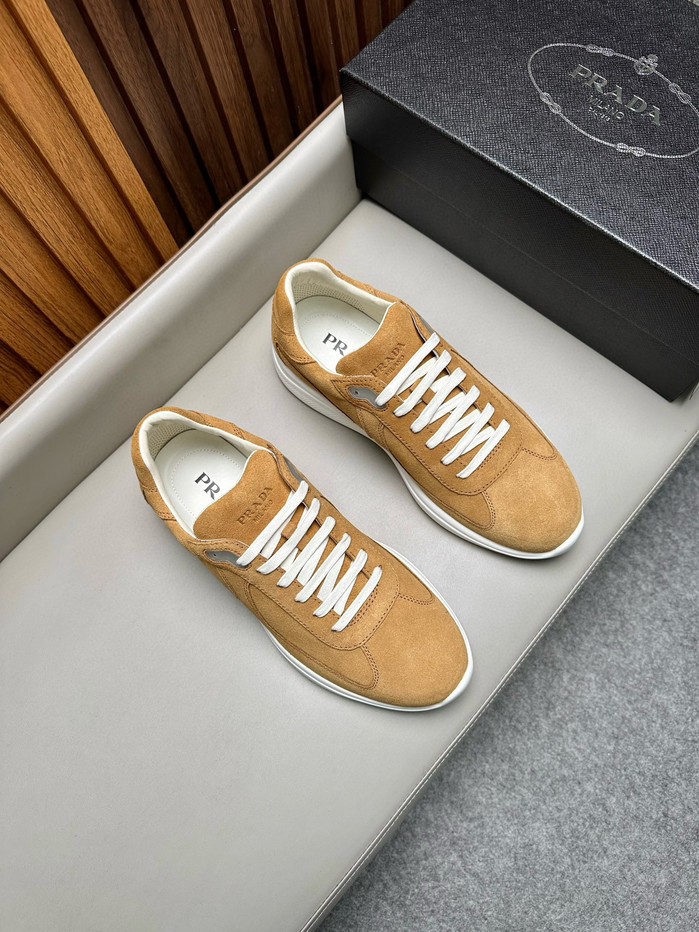 프라다 Prada 스니커즈