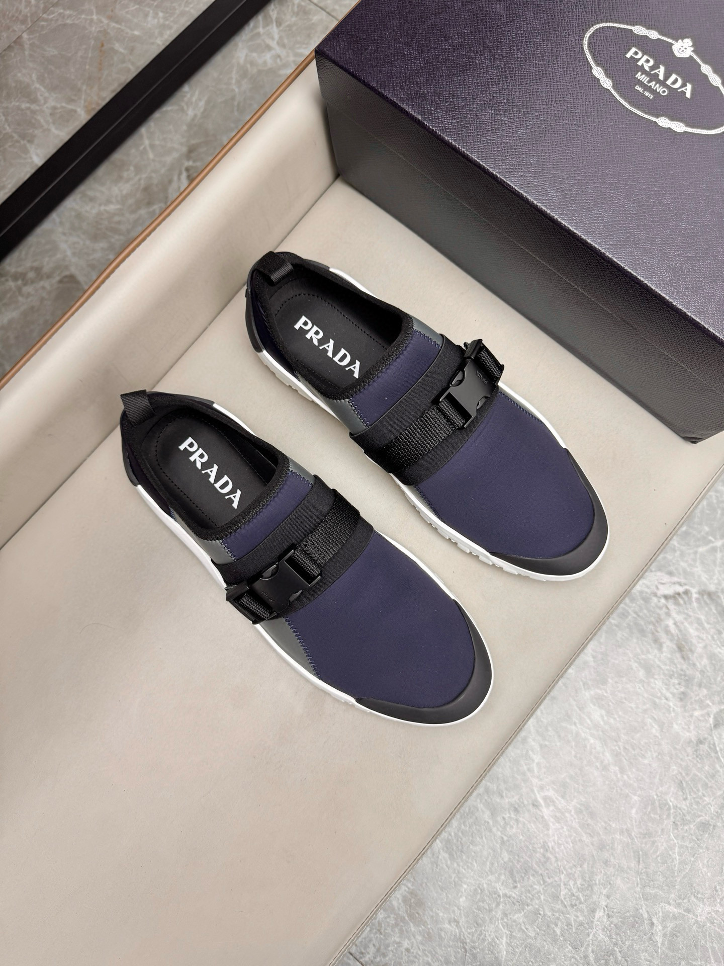 프라다 Prada 스니커즈