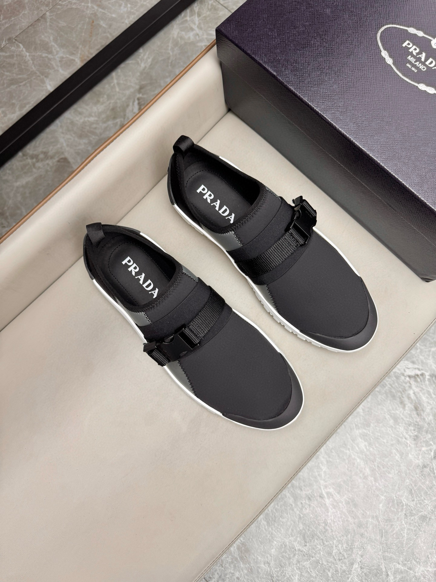 프라다 Prada 스니커즈