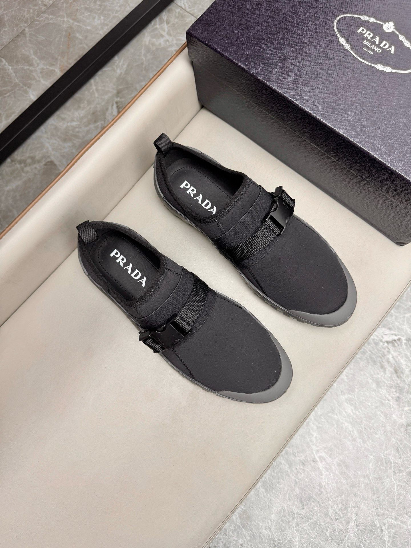 프라다 Prada 스니커즈