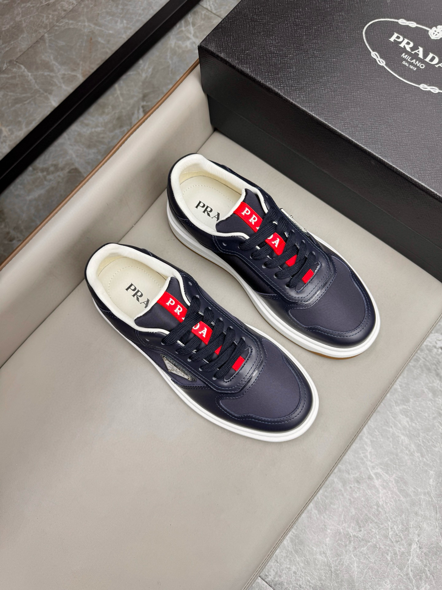 프라다 Prada 스니커즈