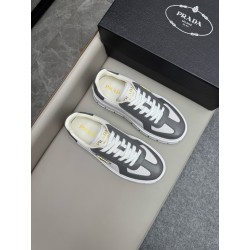 프라다 Prada 스니커즈