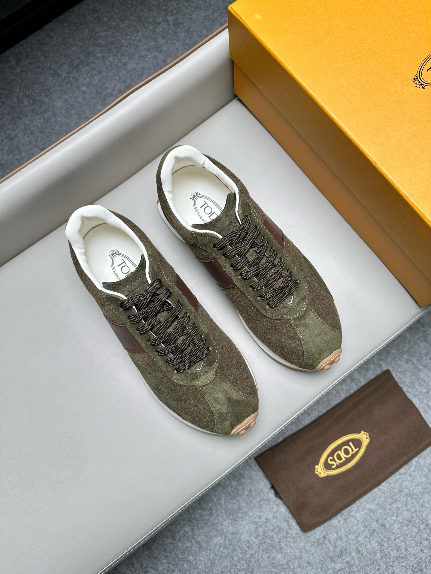 토즈 TOD'S 스니커즈