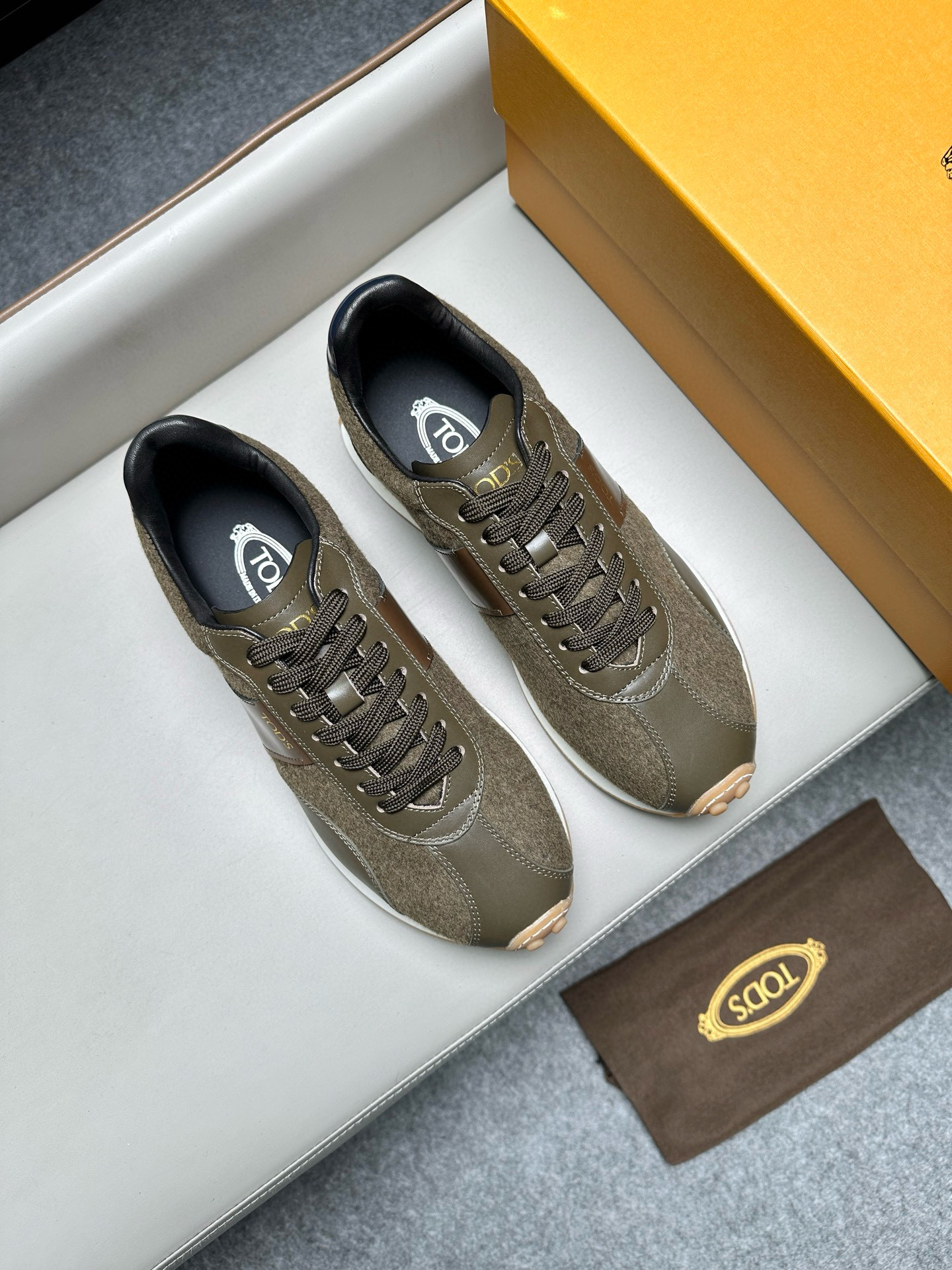 토즈 TOD'S 스니커즈