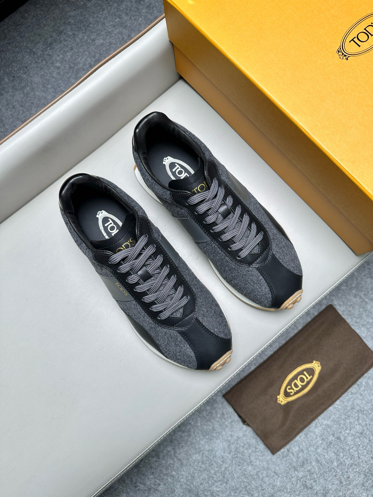 토즈 TOD'S 스니커즈