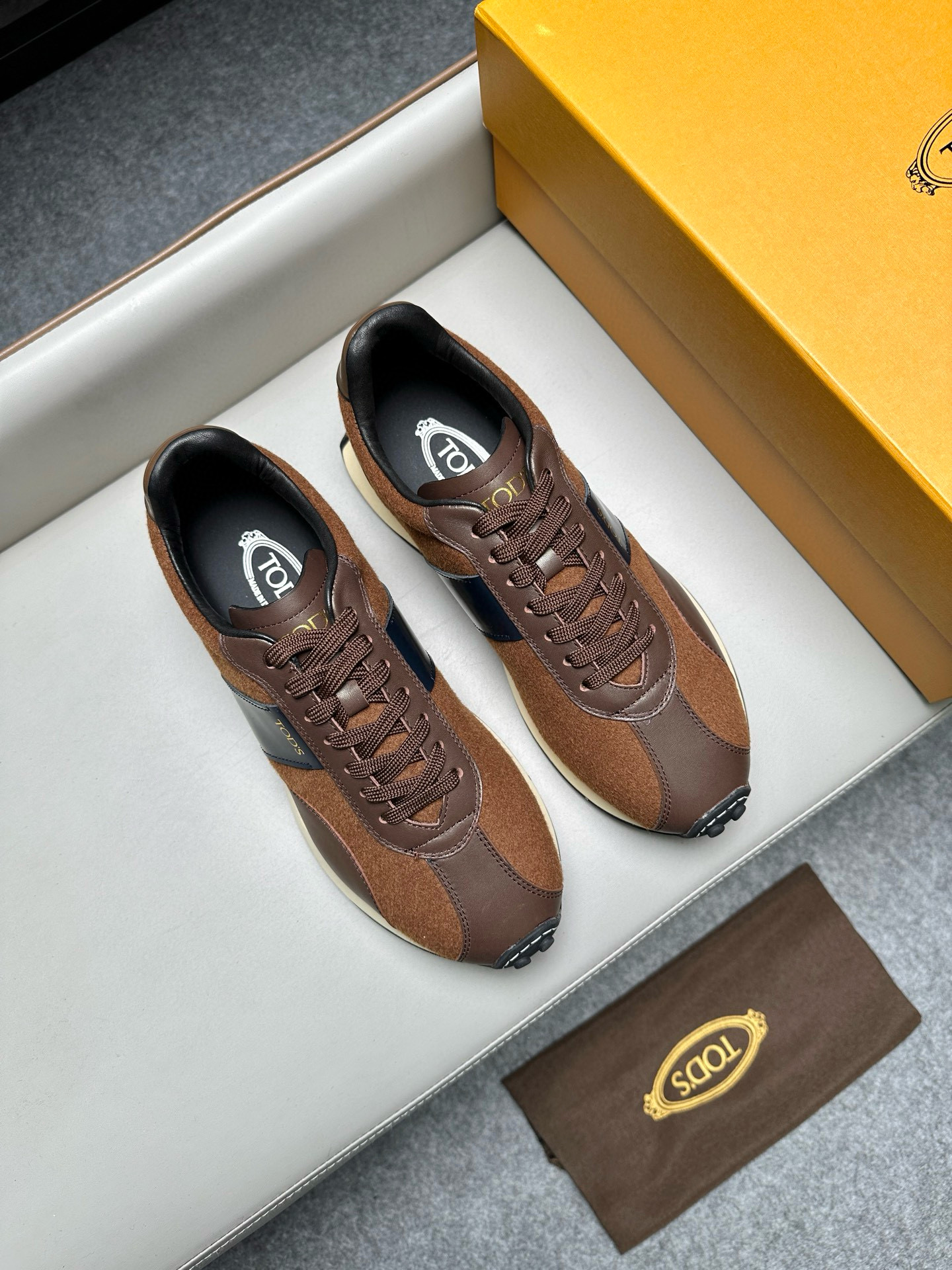 토즈 TOD'S 스니커즈