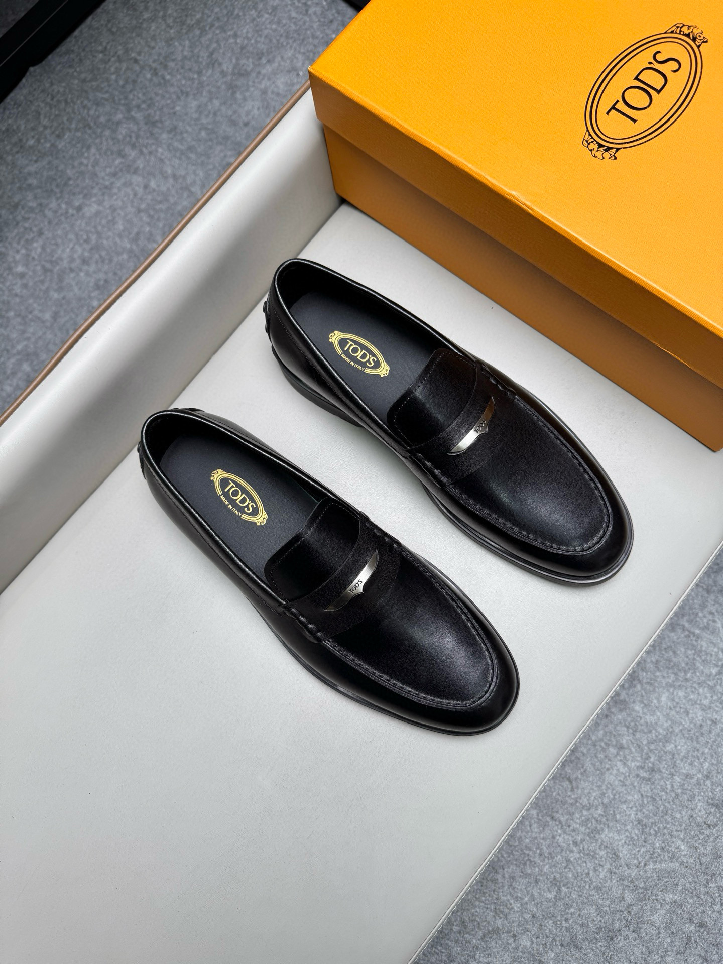 토즈 TOD'S 로퍼 슈즈