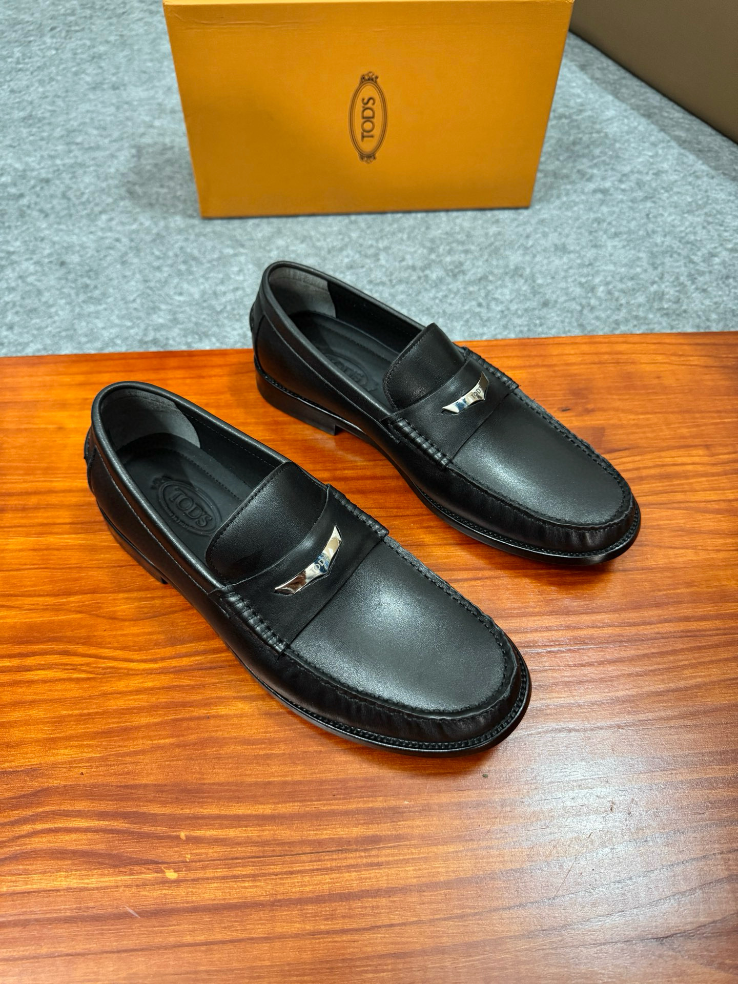 토즈 TOD'S 로퍼