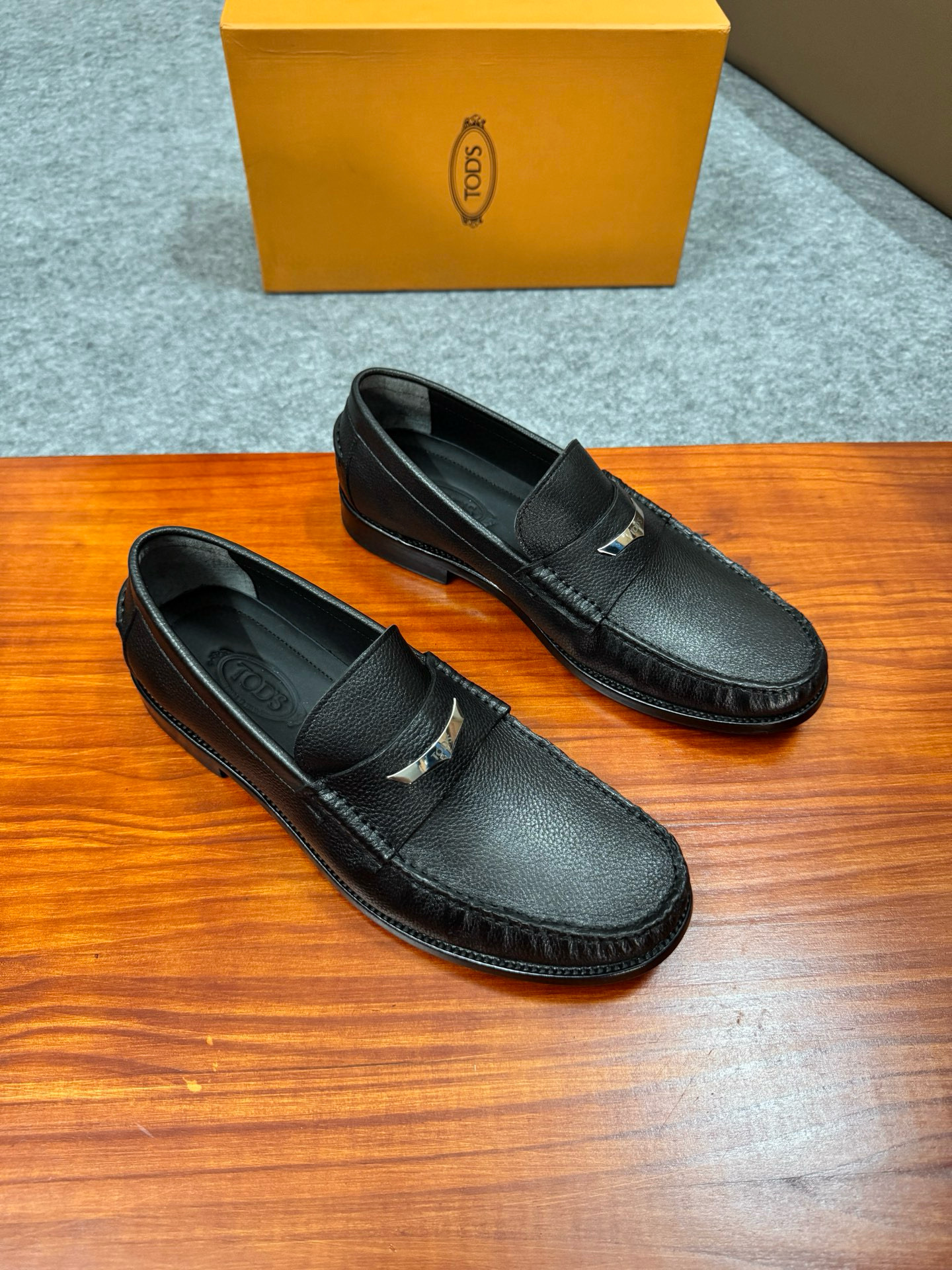 토즈 TOD'S 로퍼