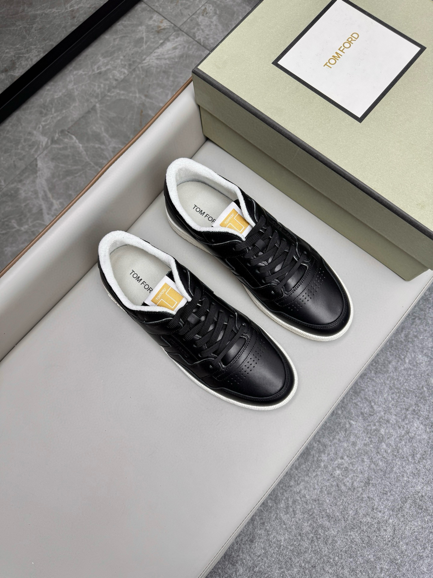 톰 포드 Tom Ford Cambridge 스니커즈