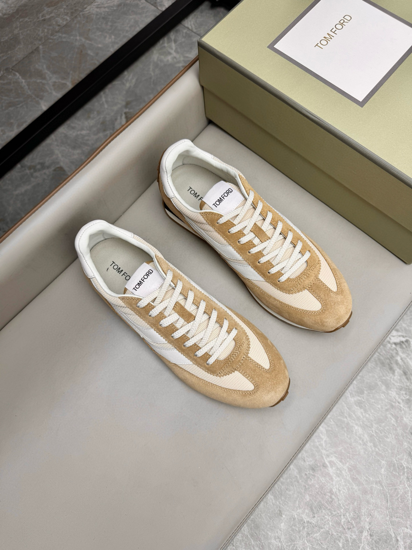 톰 포드 Tom Ford Suede Mick 스니커즈