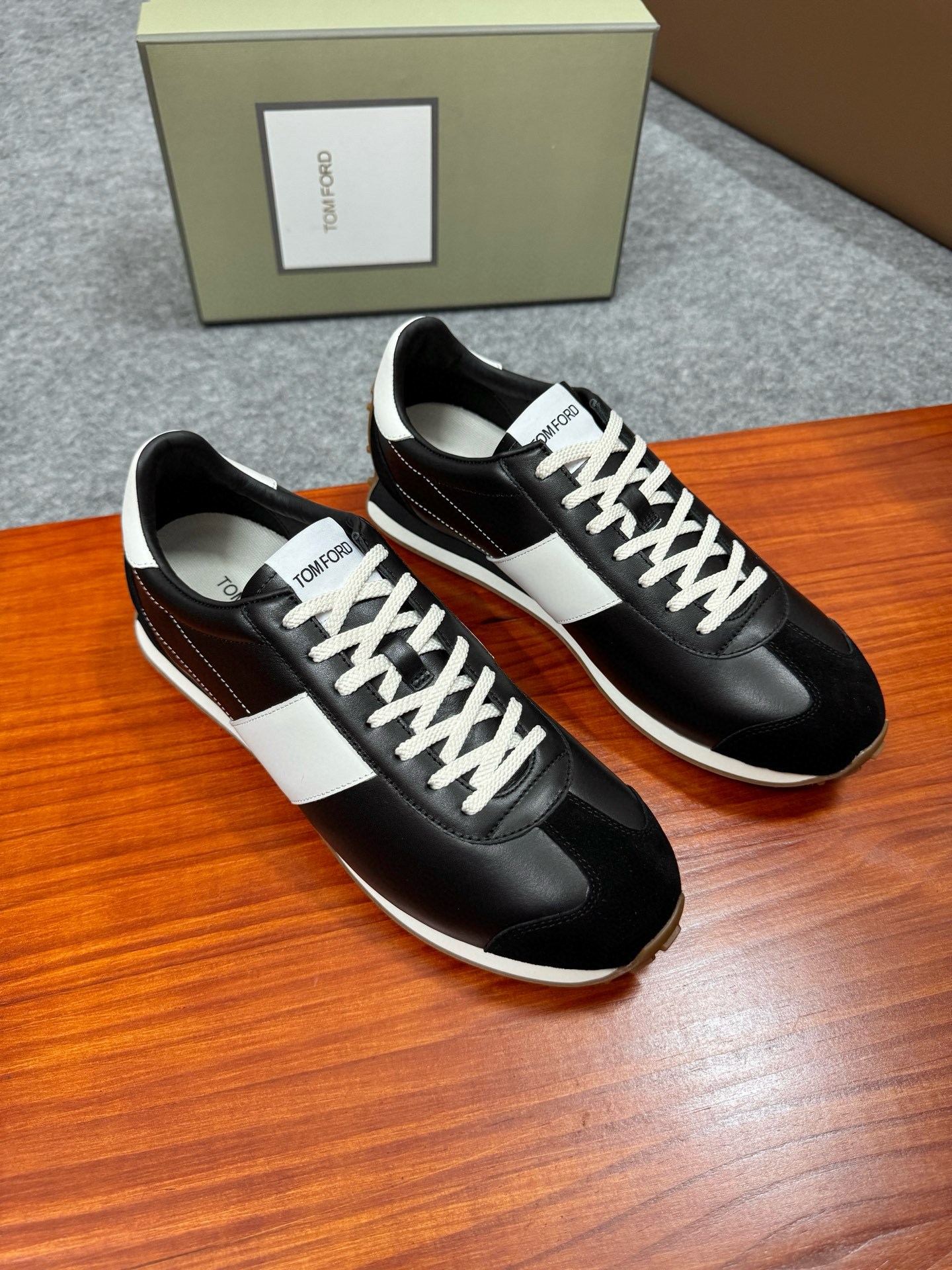 톰 포드 Tom Ford Cambridge 스니커즈