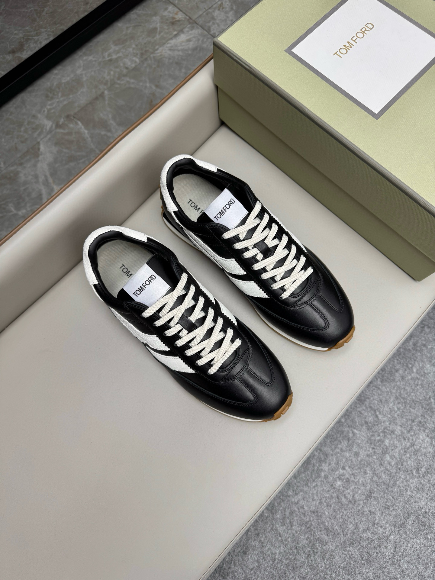 톰 포드 Tom Ford Suede Mesh 스니커즈