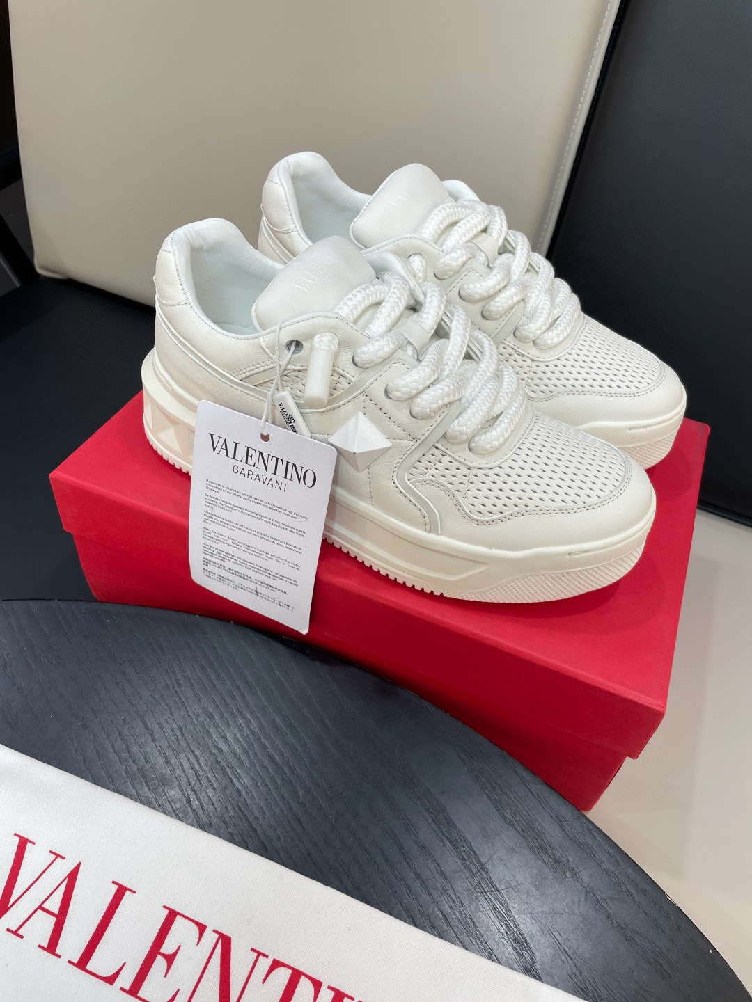 발렌티노 Valentino  Garavani ONE STUD 스니커즈