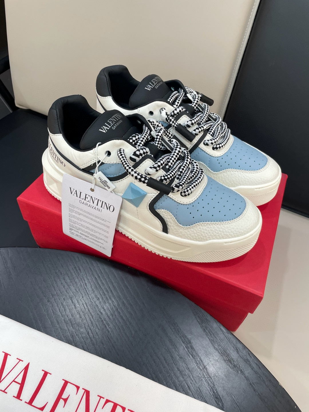 발렌티노 Valentino  Garavani ONE STUD 스니커즈