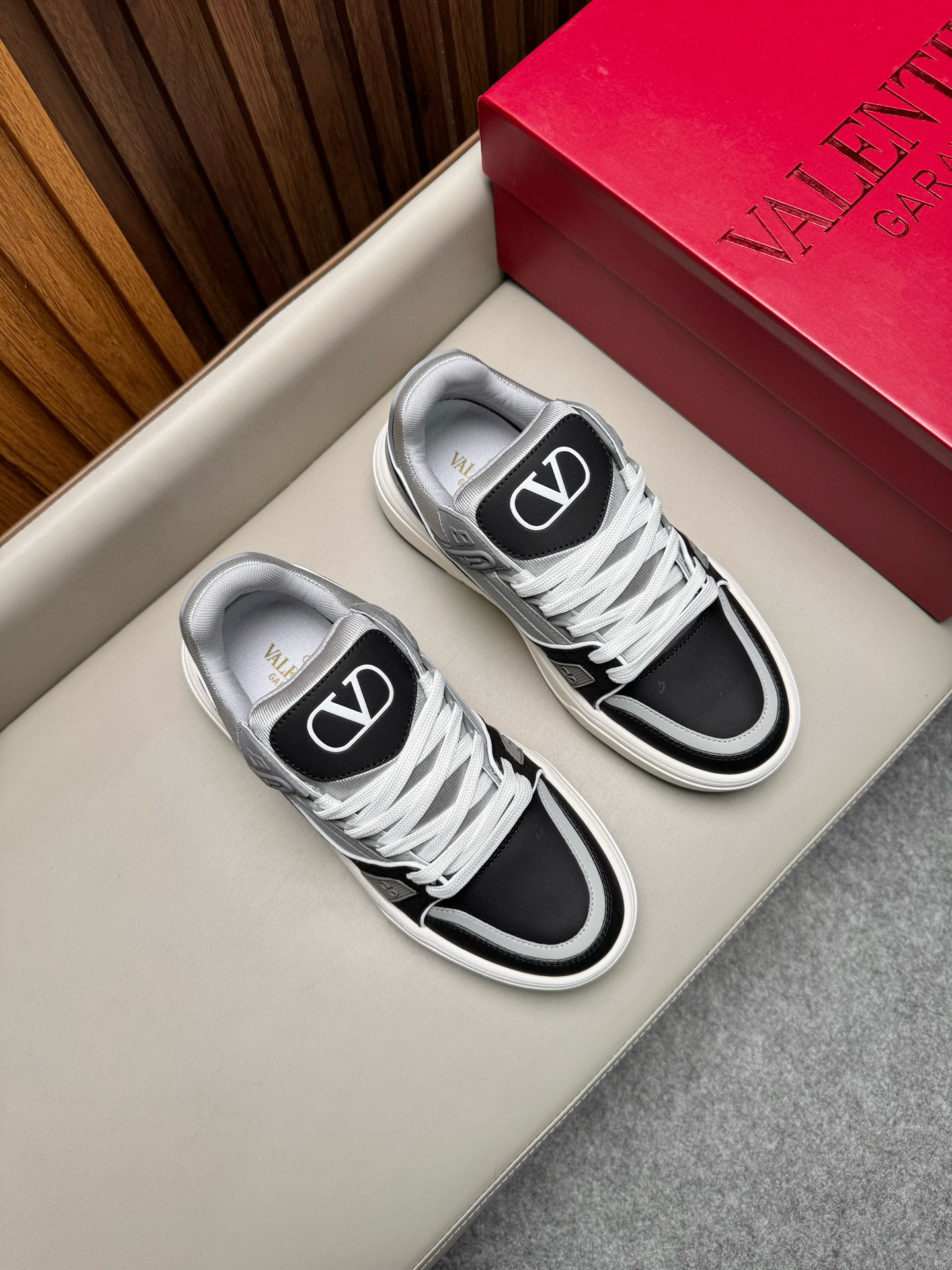발렌티노 Valentino 스니커즈
