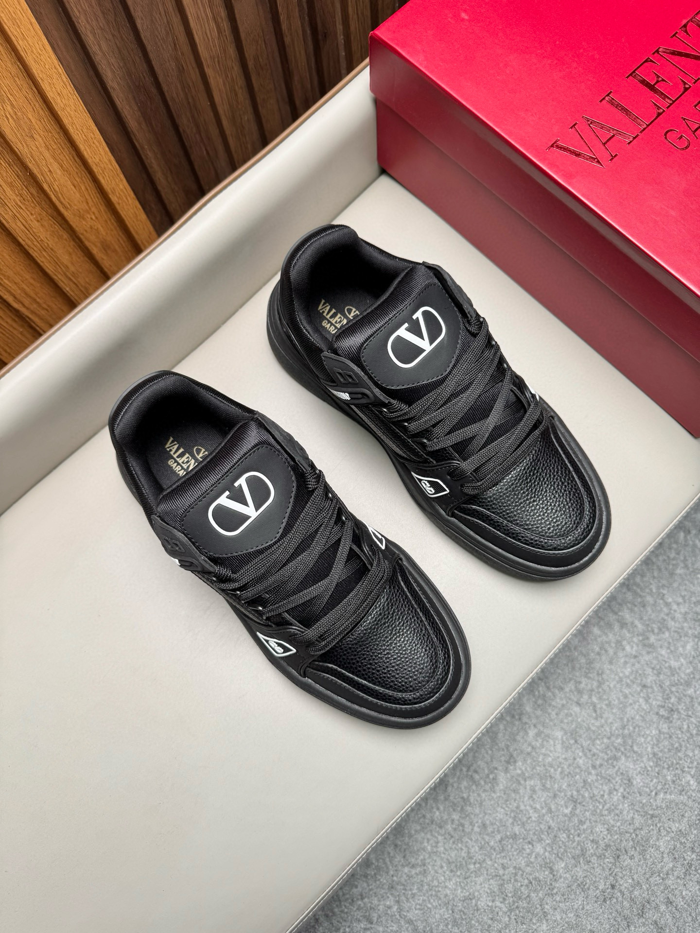 발렌티노 Valentino 스니커즈