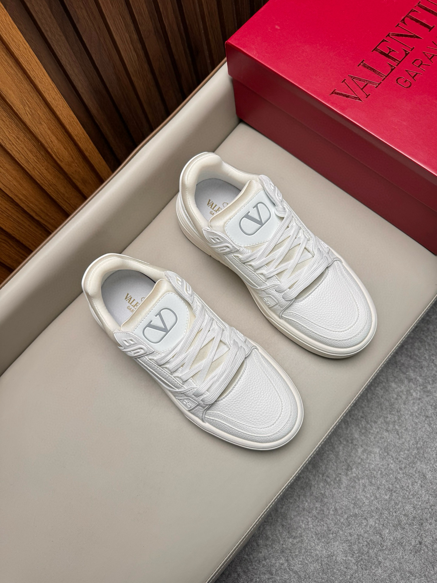 발렌티노 Valentino 스니커즈