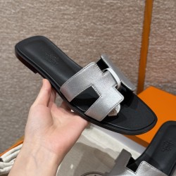 에르메스 Hermes 181 Oran sanda Goatskin&silver gray