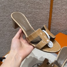 에르메스 Hermes 185 Oasis sandal Matte Alligator&Milk tea color