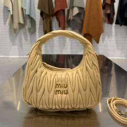 미우 미우 Miu Miu 5BC125 Wander matelassé nappa leather bag yellow 20cm