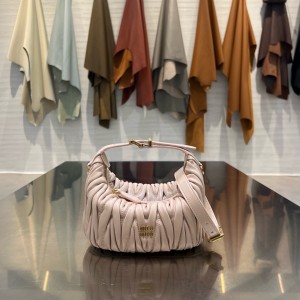 미우 미우 Miu Miu Nappa pouch Pink 18.5cm