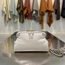 미우 미우 Miu Miu 5BF131 Caprice leather clutch White 24cm