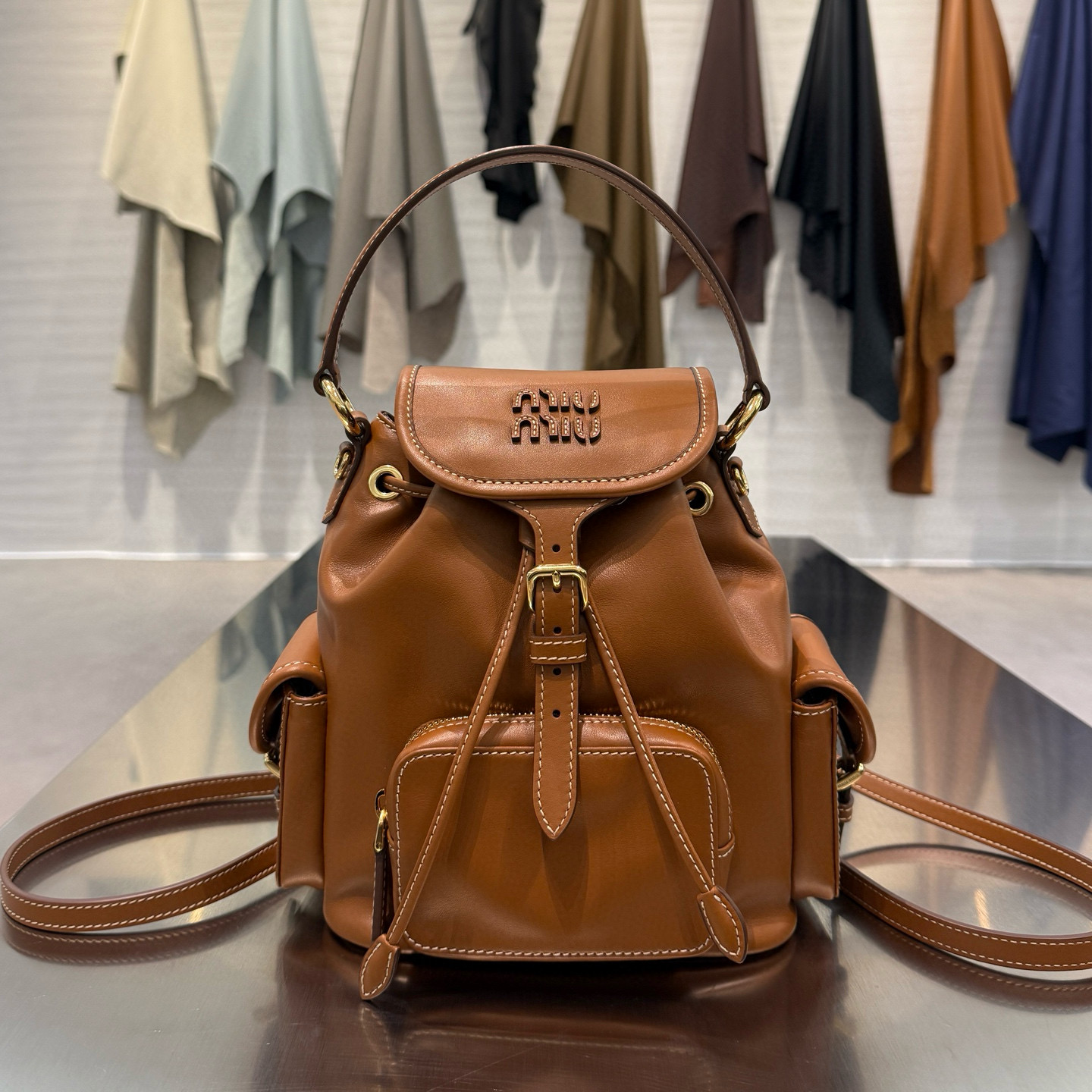 미우 미우 Miu Miu 5BZ043 Leather backpack Cognac 18cm