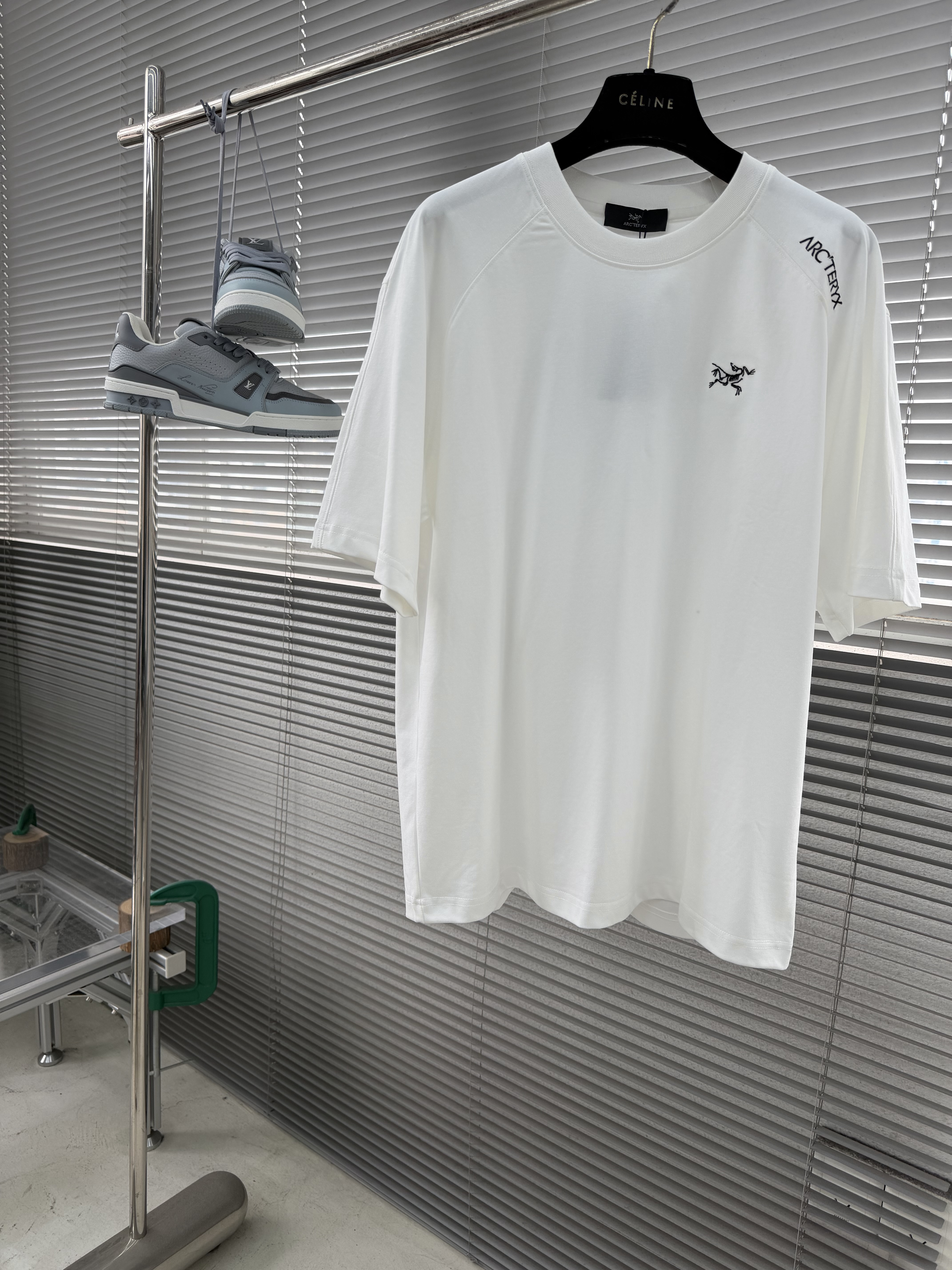 아크테릭스 ARC'TERYX 반팔 티셔츠