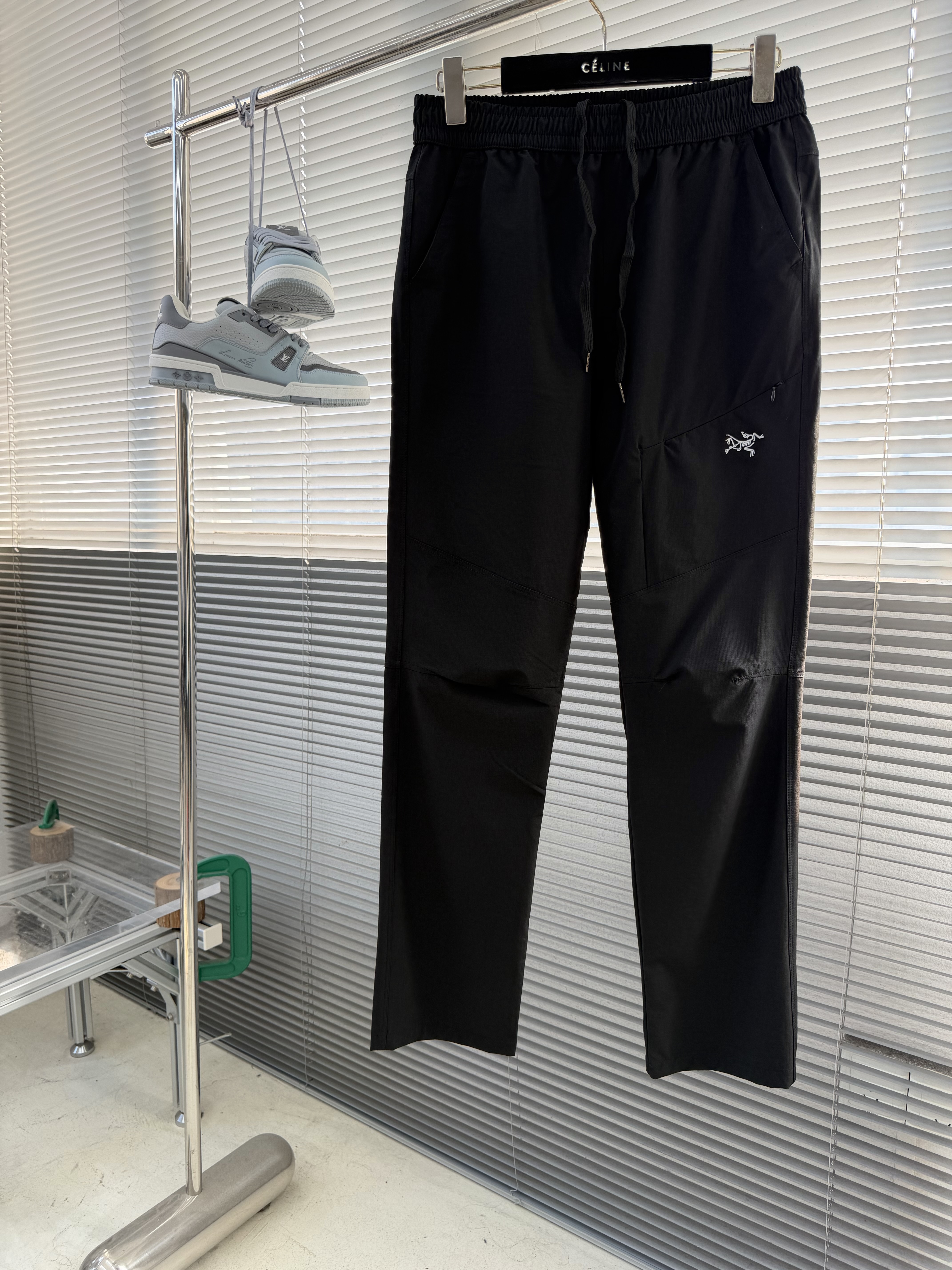 아크테릭스 ARC'TERYX 바지