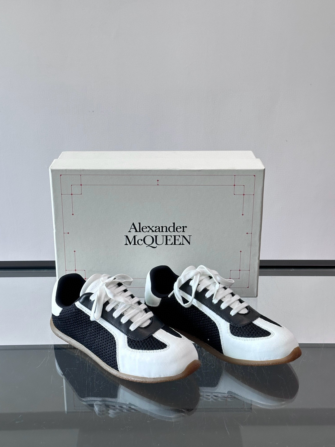 Alexander McQueen 스니커즈