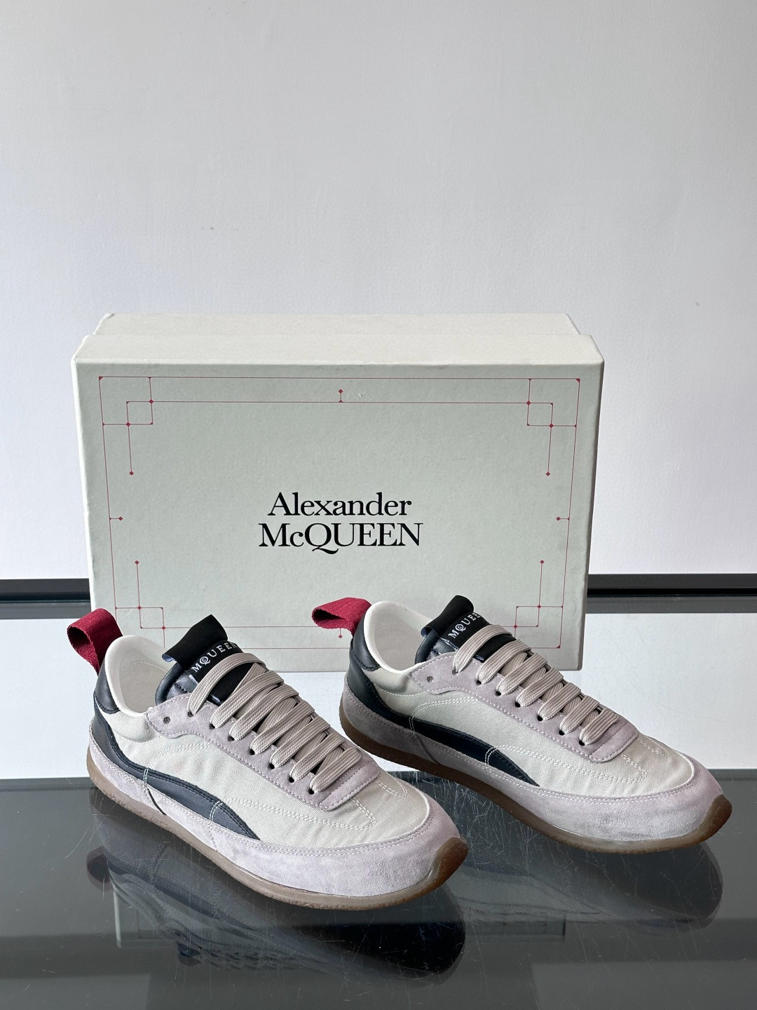 Alexander McQueen 스니커즈