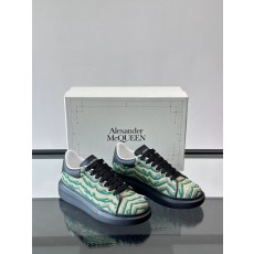 Alexander McQueen 스니커즈