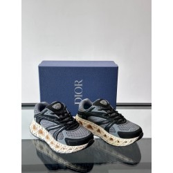 디올 Dior B35 스니커즈