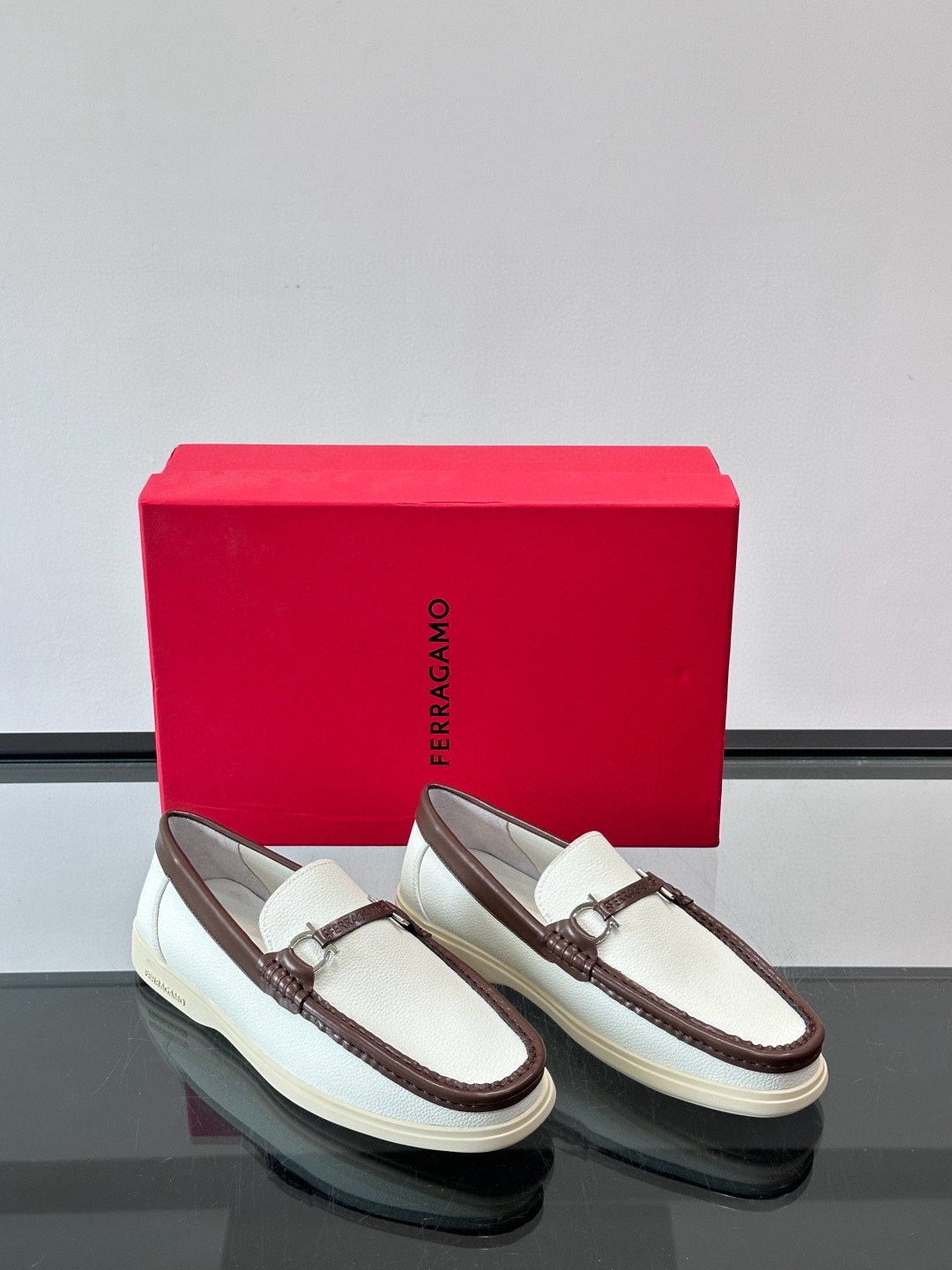 살바토레 페라가모 Salvatore Ferragamo 로퍼