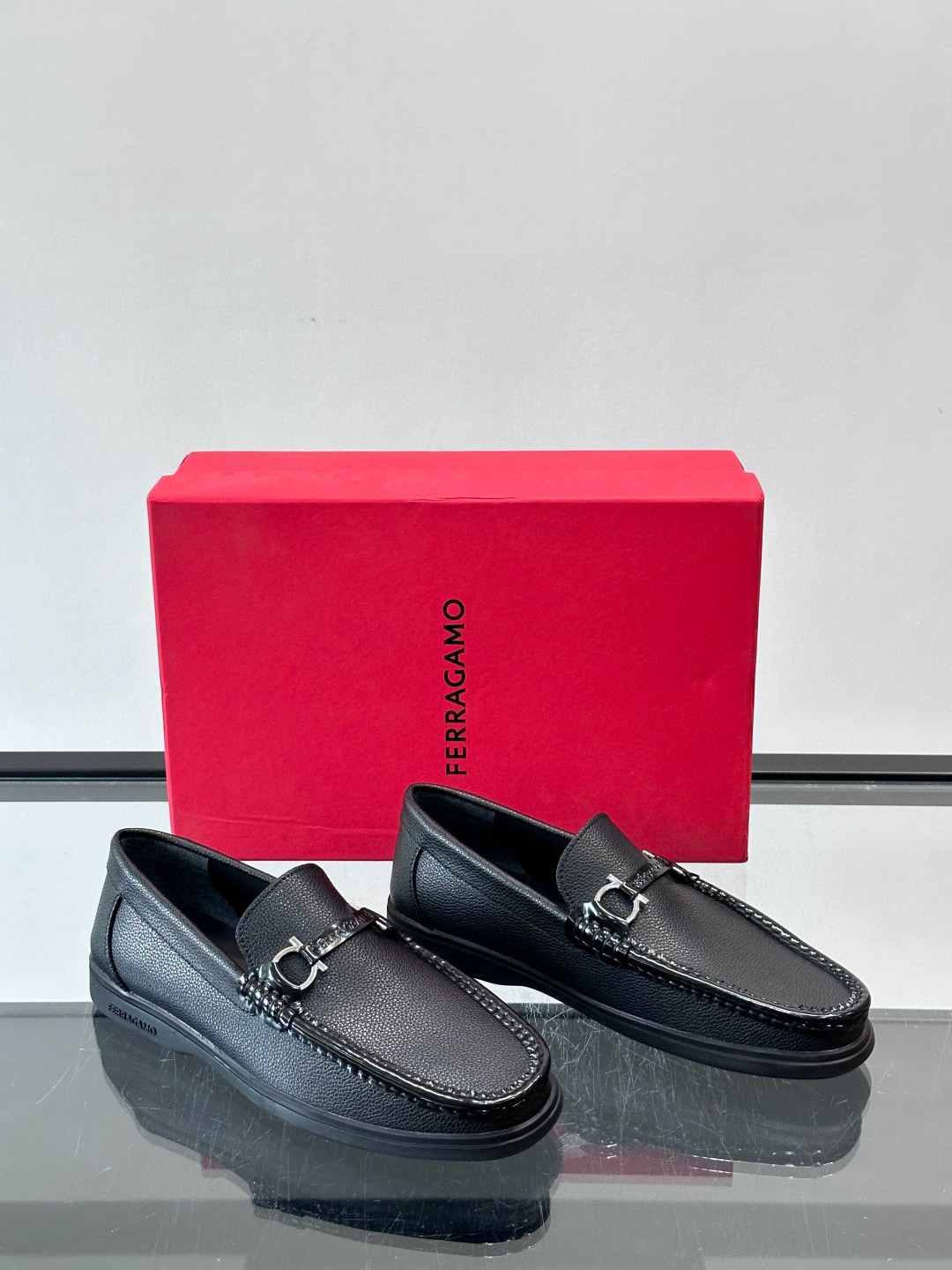 살바토레 페라가모 Salvatore Ferragamo 로퍼