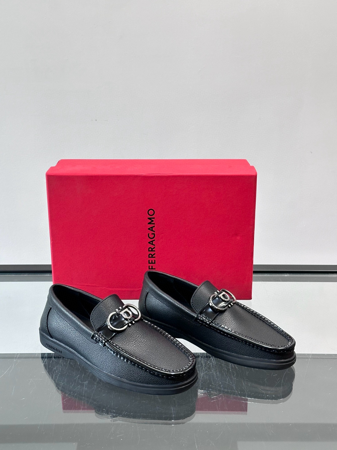 살바토레 페라가모 Salvatore Ferragamo 로퍼