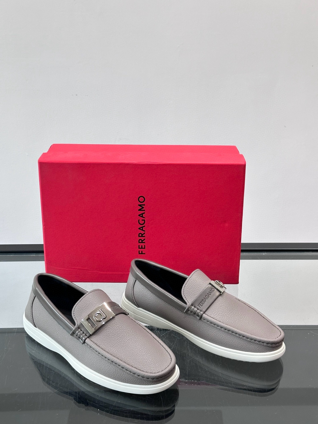 살바토레 페라가모 Salvatore Ferragamo 로퍼