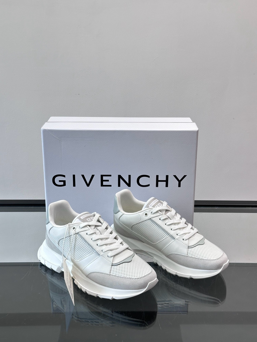 지방시 Givenchy 스니커즈