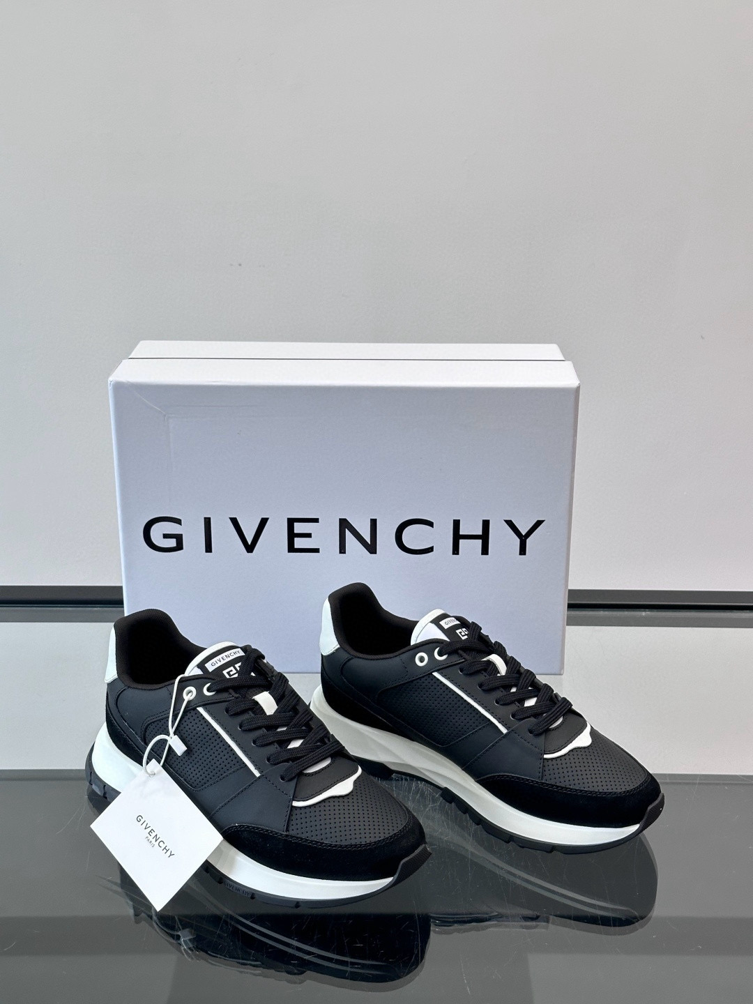 지방시 Givenchy 스니커즈