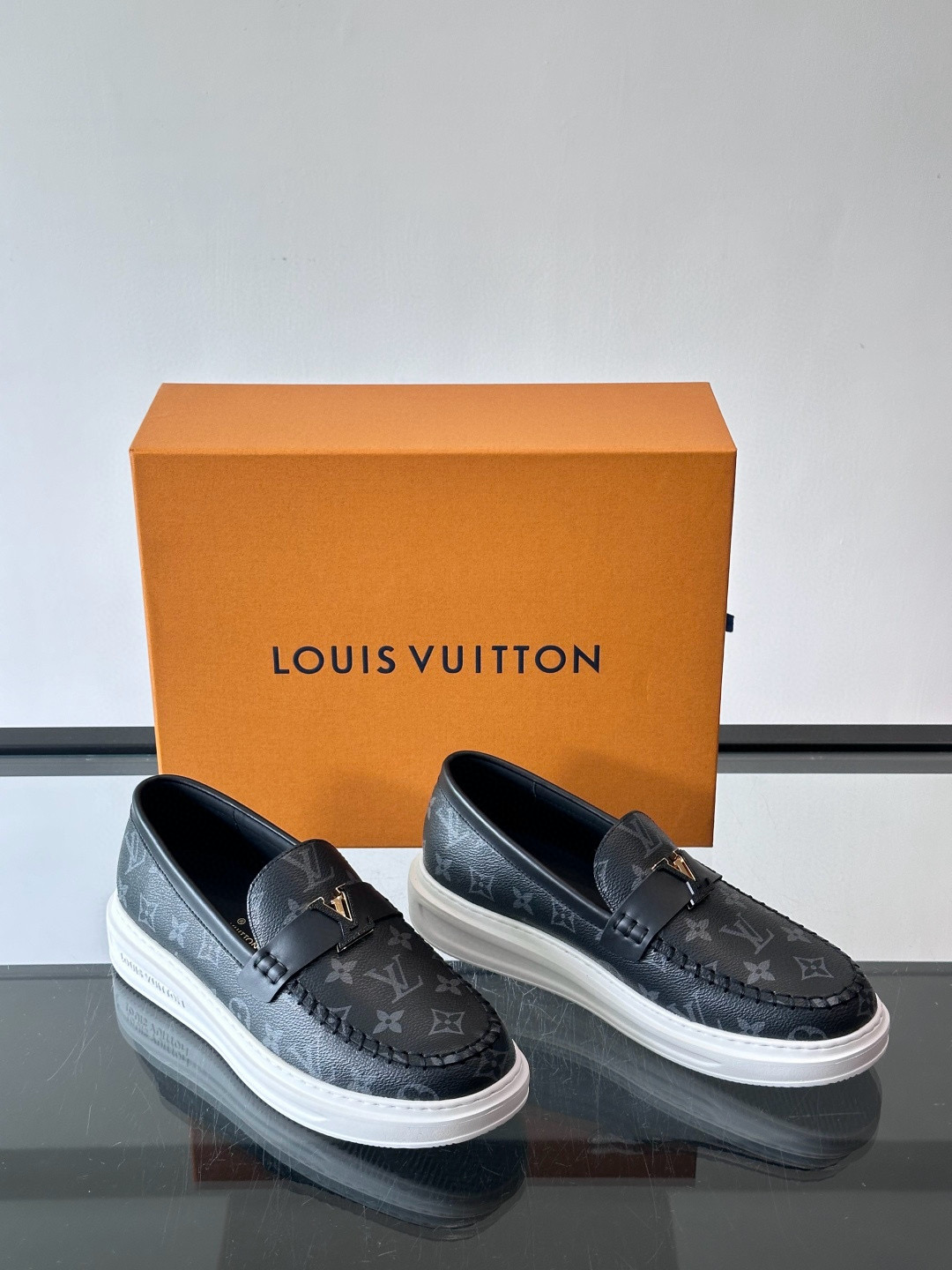 루이비통 Louis Vuitton Estate 로퍼