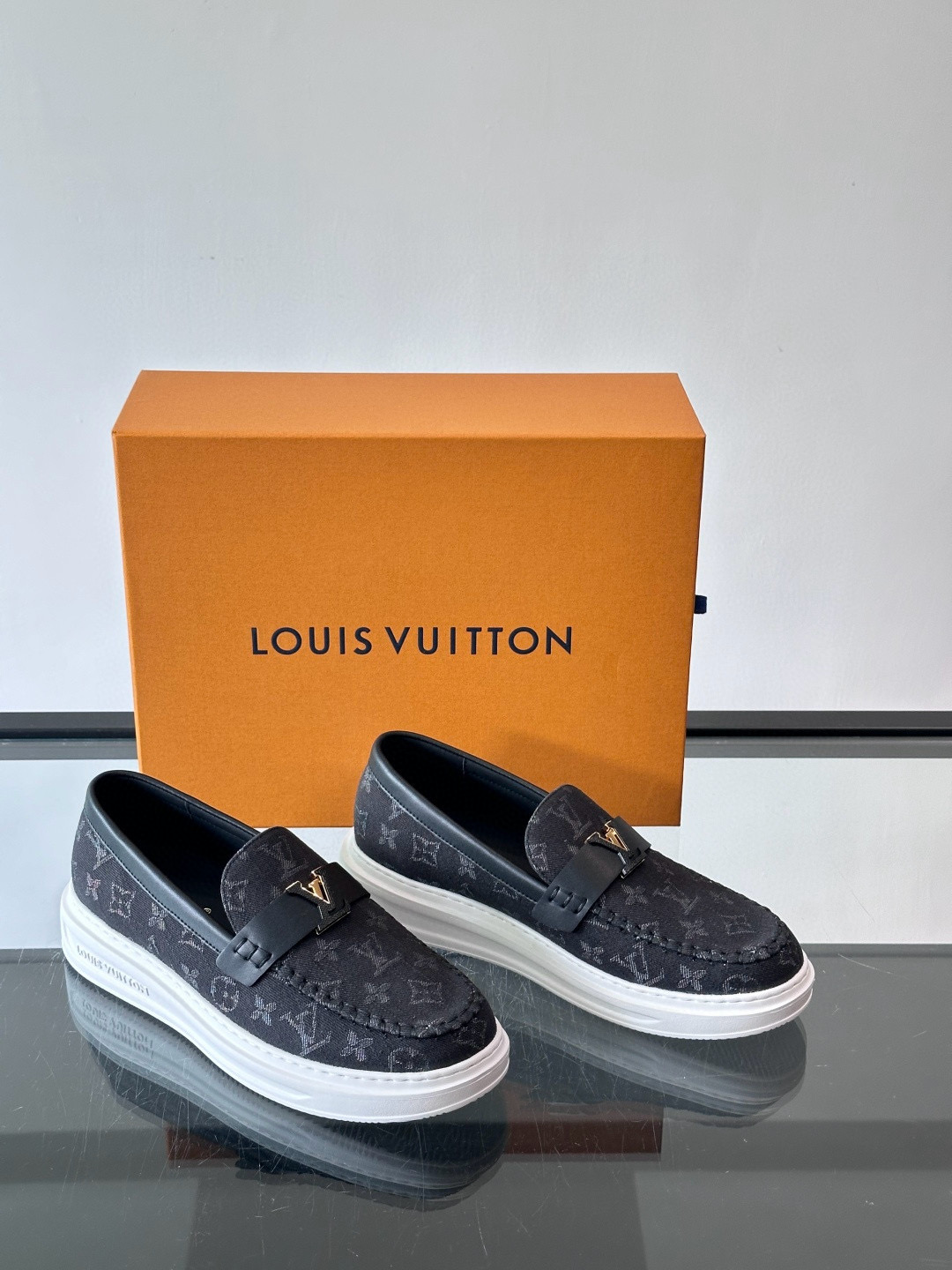 루이비통 Louis Vuitton Estate 로퍼