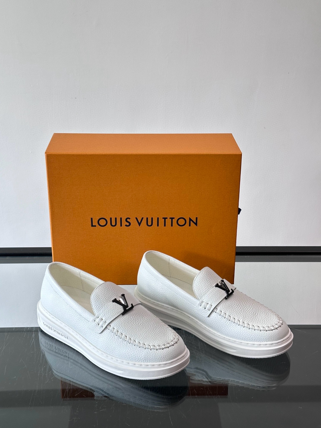 루이비통 Louis Vuitton Estate 로퍼