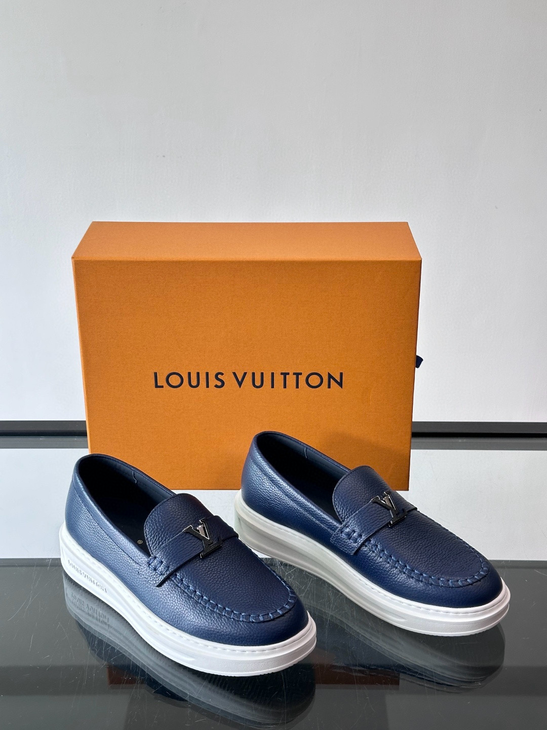 루이비통 Louis Vuitton Estate 로퍼