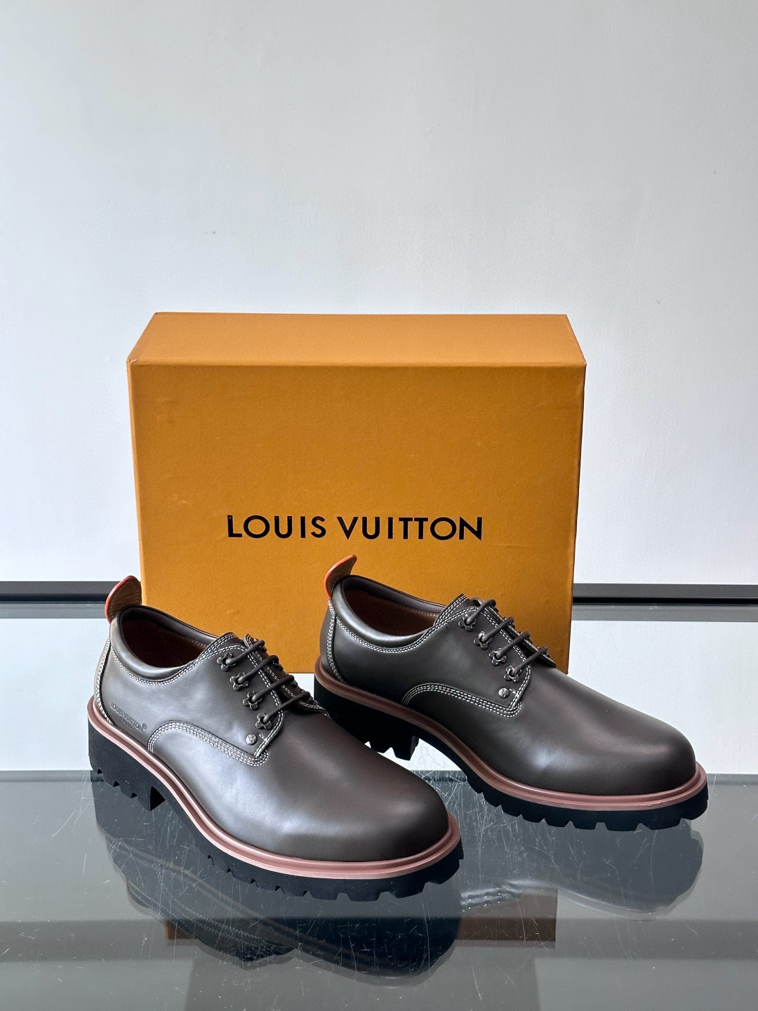 루이비통 Louis Vuitton Moments 로퍼