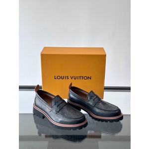 루이비통 Louis Vuitton Moments 로퍼