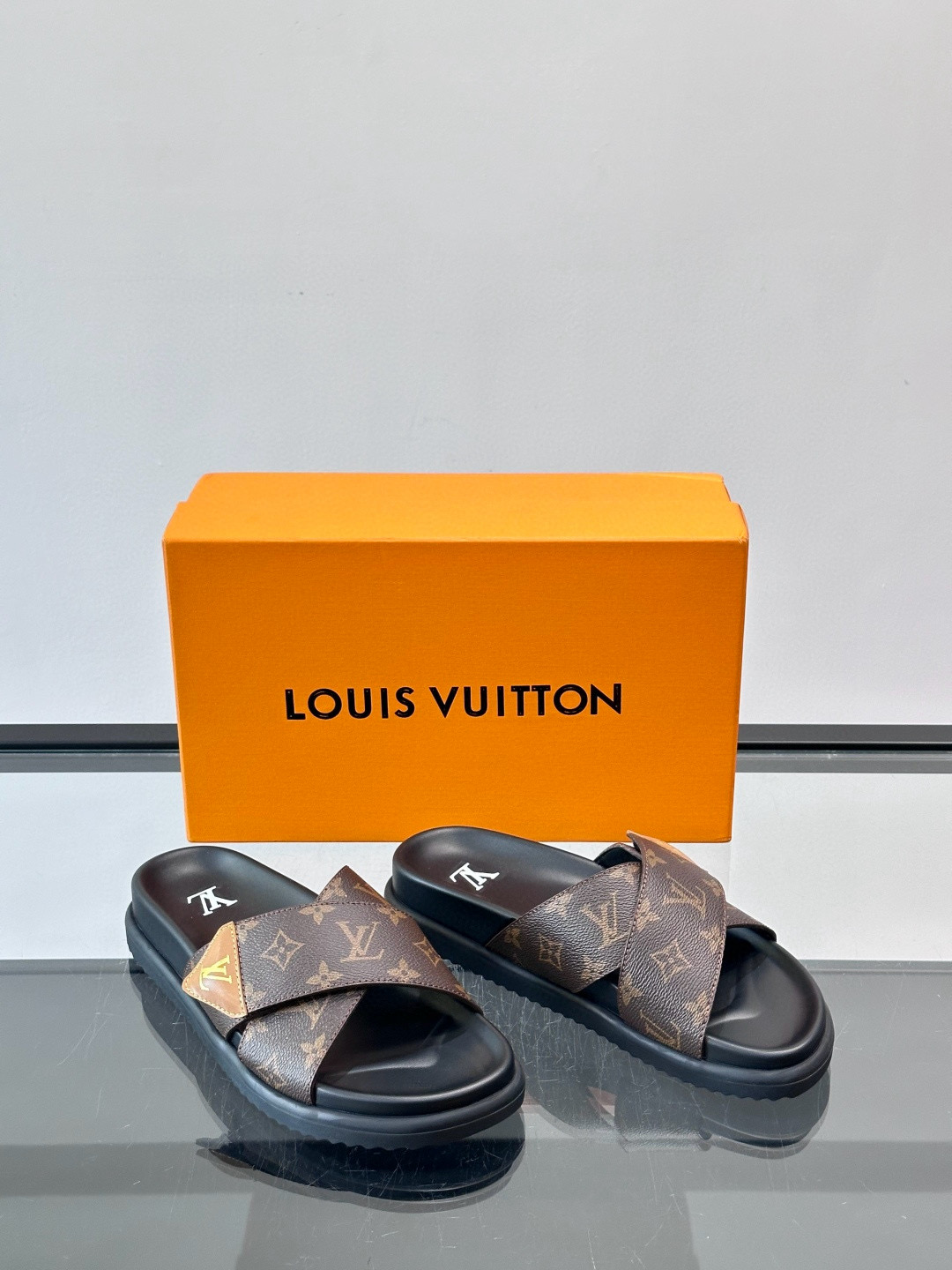 루이비통 Louis Vuitton 슬리퍼