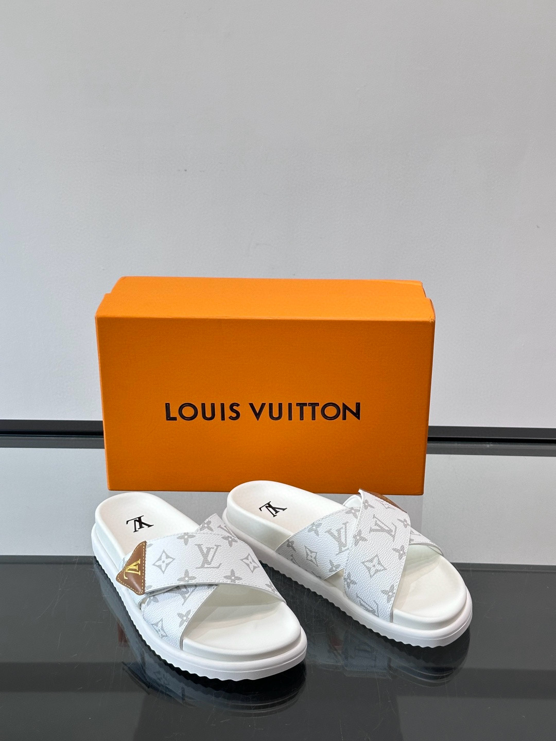 루이비통 Louis Vuitton 슬리퍼